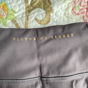 Victoria’s Secret Pre-loved Size 2 Exercise Pants - with pockets too